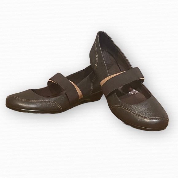 Reba Dark Tobacco Brown Leather Banded Slip On Casual Shoes Size 6.5 - Picture 3 of 7